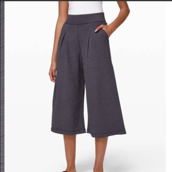 Lululemon Can You Feel The Pleat Crop - Picture 2 of 11